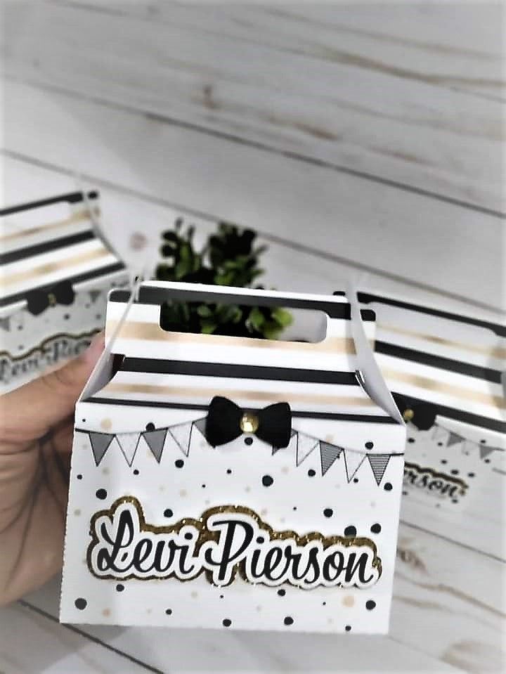ONEderful favor boxes